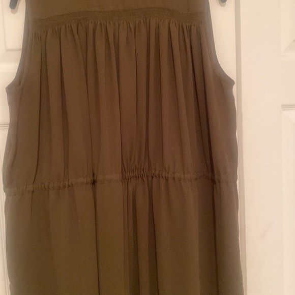 Banana Republic woman sleeveless  drawstring, olive blouse in size M new with … - Picture 6 of 7